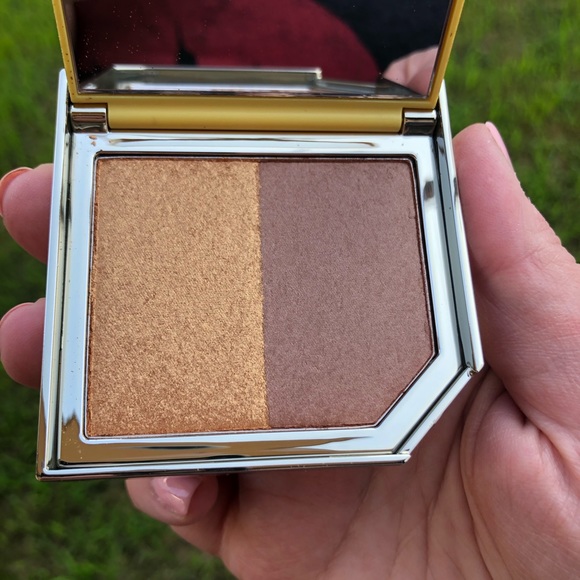 Too Faced Pineapple Paradise Bronzer & Highlighter - Picture 11 of 12